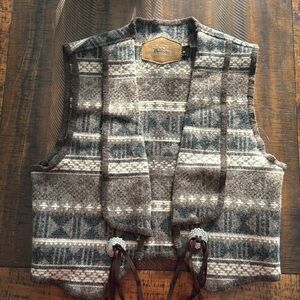 Like New Women’s Woolrich M wool Navajo Vest
